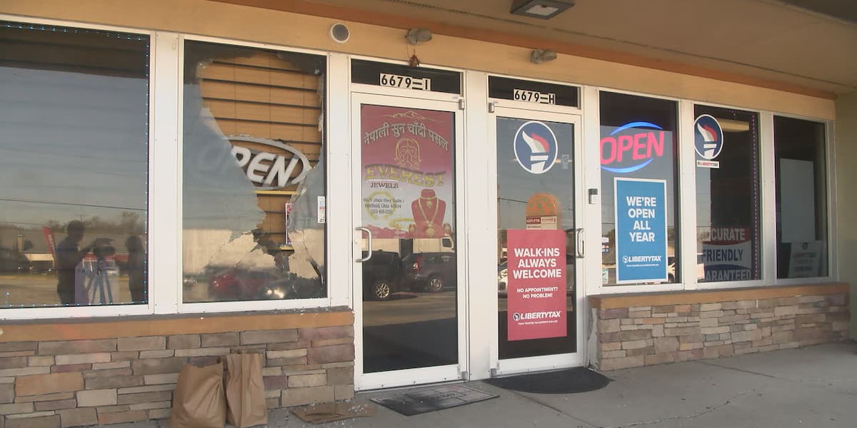 The supplied storefront photograph of Everest Jewels in Fairfield, Ohio