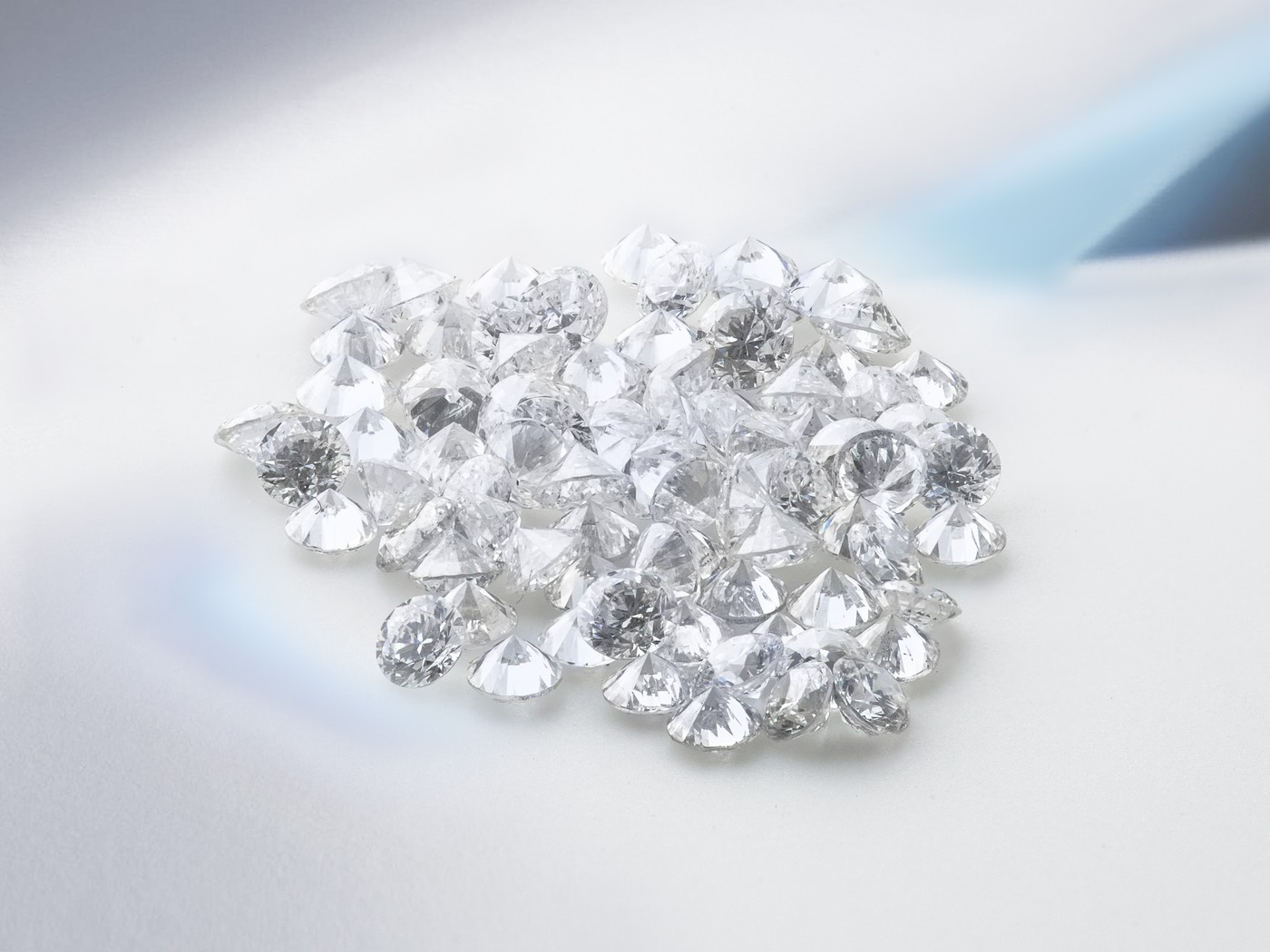 Colorless laboratory grown diamonds produced by Syntechno. Photo by Igor Stratichuk, CC BY-SA 4.0, via Wikimedia Commons.